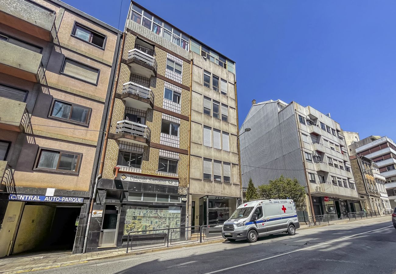 Apartamento en Oporto - Nomad's Easy Stay - 1BED Sta Catarina City View