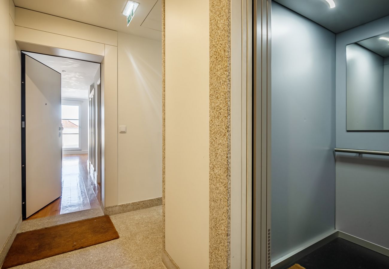 Estudio en Oporto - Nomad's Easy Stay - 1BDR Clerigos View