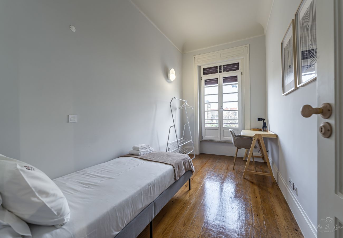 Apartamento en Oporto - Nomad's Family - 3BDR Charming Hideout Porto