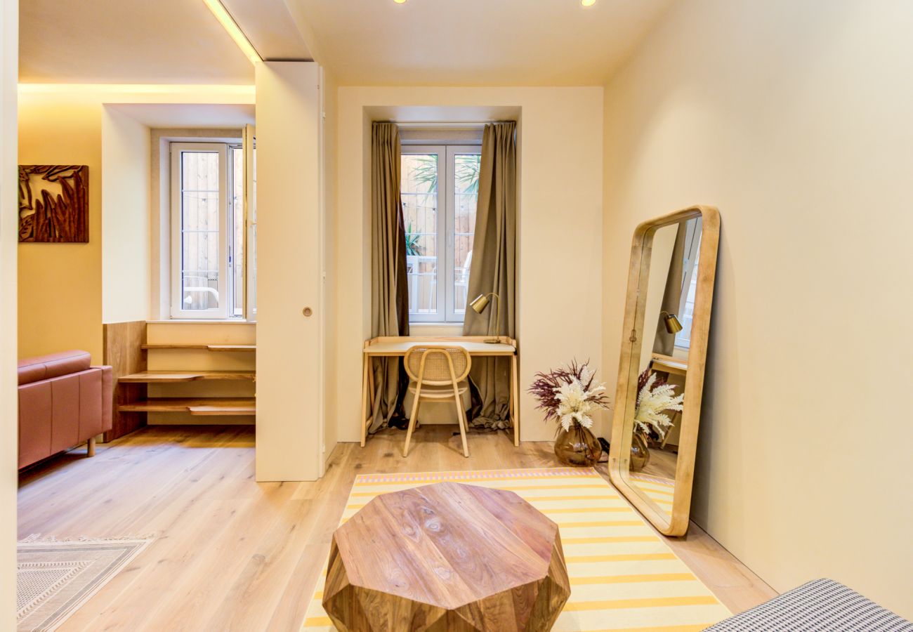 Studio in Lisbon - Nomad`s Chiado - 1BDR Terrace & Jacuzzi