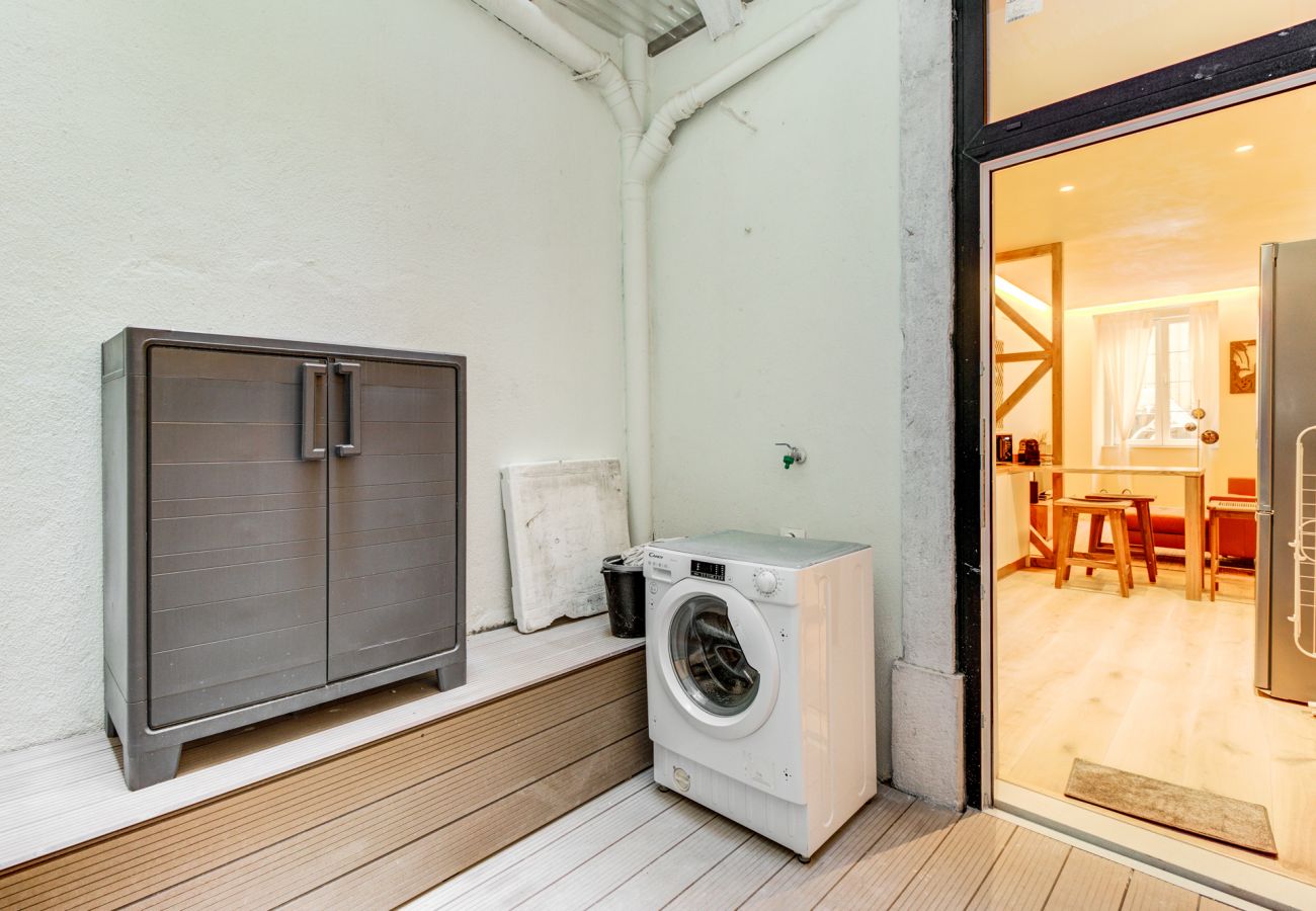 Studio in Lisbon - Nomad`s Chiado - 1BDR Terrace & Jacuzzi